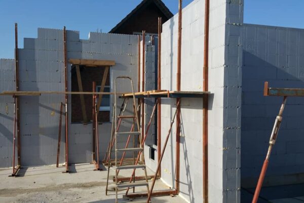 Építkezés - Tető és garázs